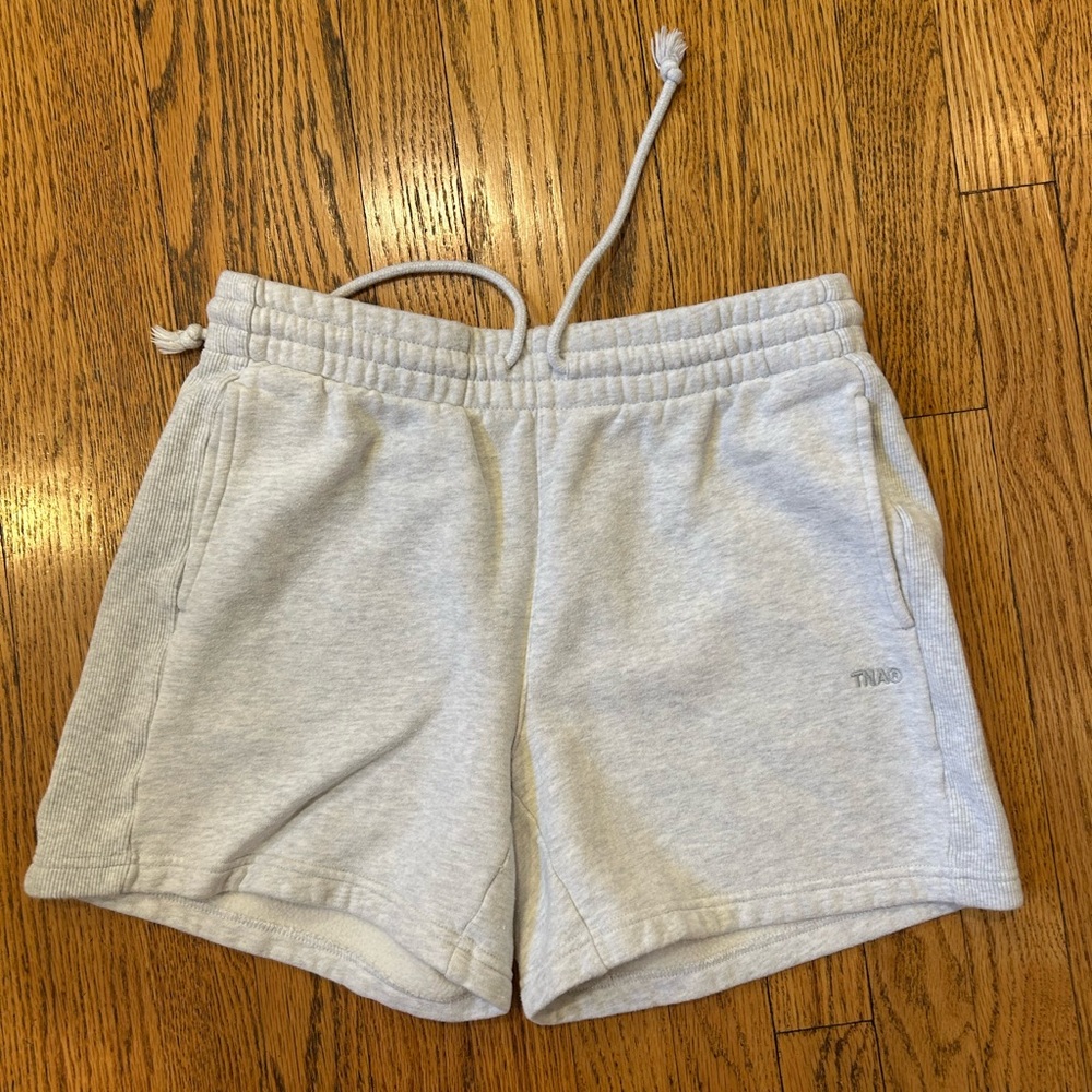 Light grey TNA sweat shorts size small